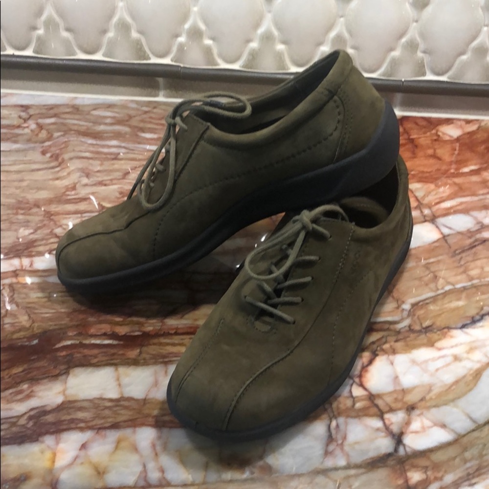Ecco Lace Up Walking Shoes
